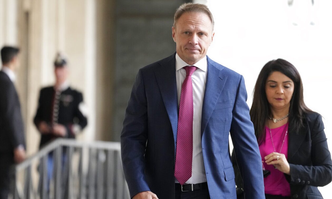 Σάλος στην Ιταλία: «Δεν παραιτούμαι» λέει ο υπουργός Γεωργίας – Σταμάτησε τρένο για να… κατέβει