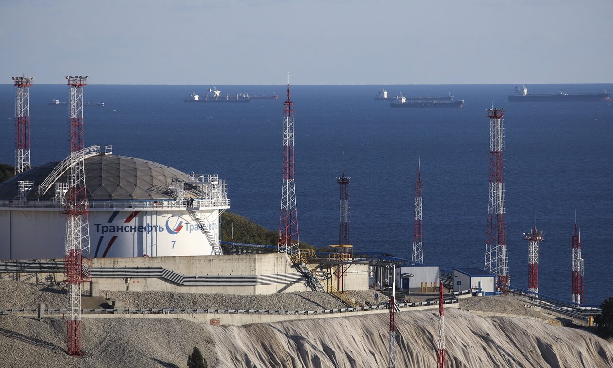 Ρωσία: Πούλησε σχεδόν όλο το πετρέλαιό της πολύ πάνω από το ανώτατο όριο που επέβαλε η Δύση