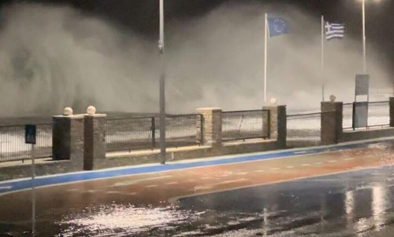 Καιρός: Τεράστιες ζημιές από την κακοκαιρία Bettina στην Κασσάνδρα