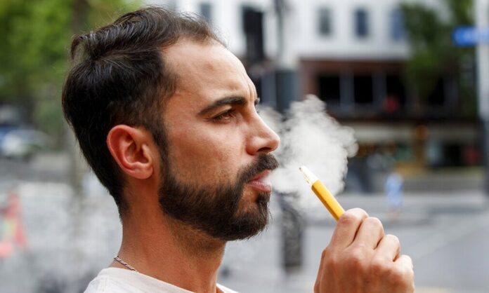 1495462-smoking.jpg
