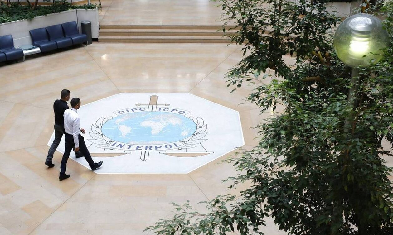 Αυστρία: Δύο Βρετανοί μήνυσαν τον πρόεδρο της Ιντερπόλ – Τον κατηγορούν για βασανιστήρια