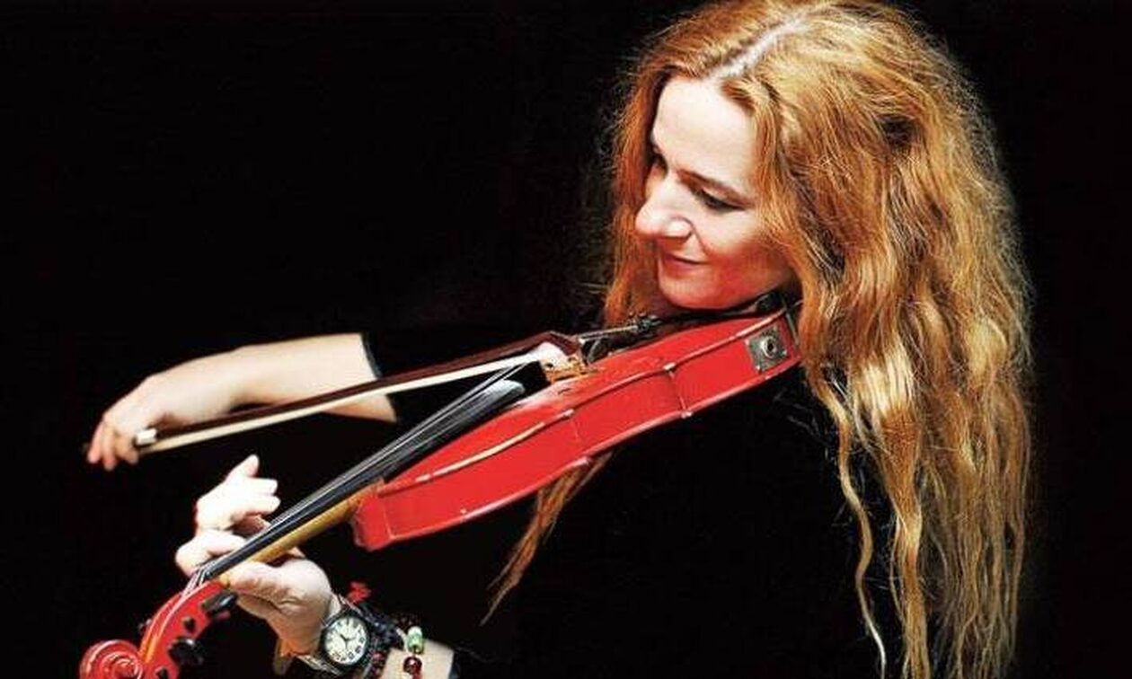 Δύσκολες ώρες για την μουσικό Ευανθία Ρεμπούτσικα – Πέθανε η μητέρα της