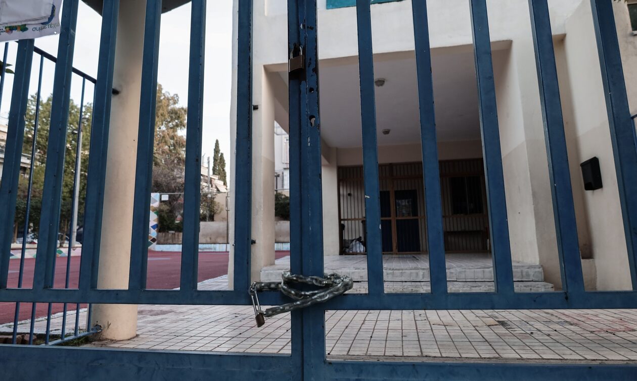 Περιστέρι: Νέο επεισόδιο παραβατικότητας ανηλίκων – Μπούκαραν σε τάξη και έβρισαν τον καθηγητή