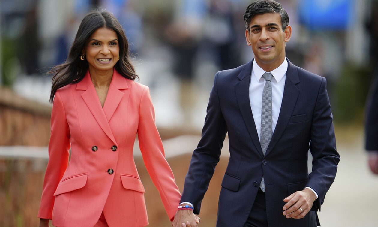 Ακσάτα Μούρτι: Η ζάμπλουτη σύζυγος του Σούνακ – Οι επιχειρήσεις, η Ινδία και οι σκοτεινές offshore