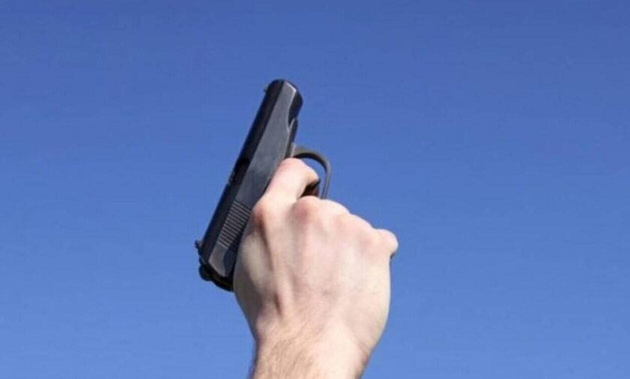 Βόλος: Στη φυλακή 65χρονος που έριχνε μπαλωθιές και έβαζε τη μουσική στο… τέρμα