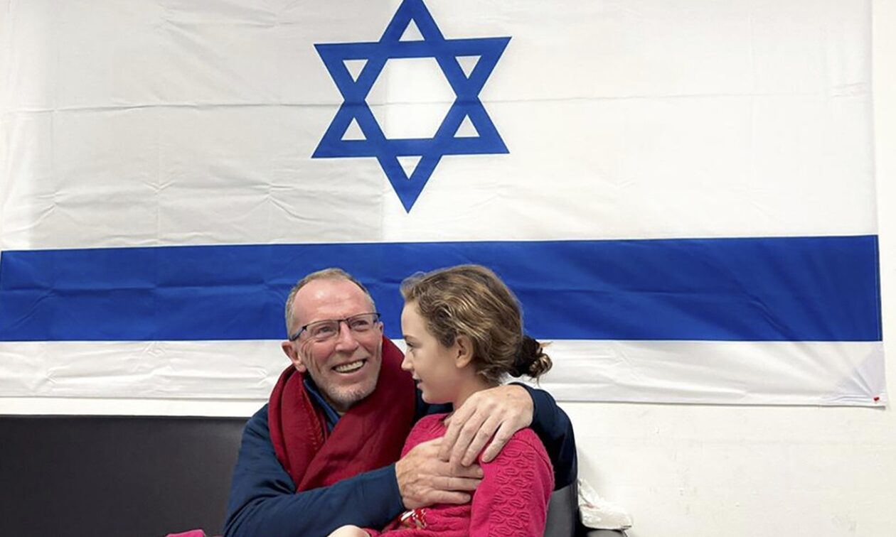 Έμιλι Χαντ: «Την τρομοκράτησαν στην κόλαση» λέει ο πατέρας της 9χρονης Ισραηλινής που απελευθερώθηκε