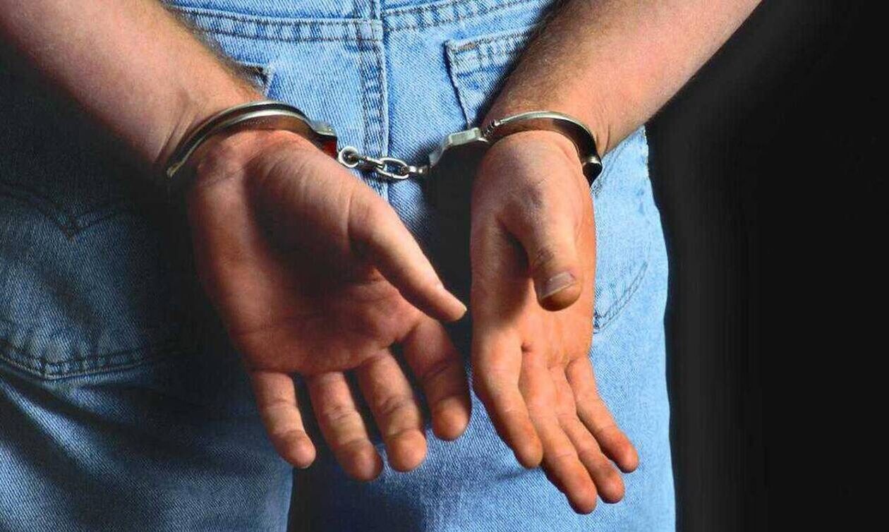 Βόλος: Αναζητούν επιδειξία που καταδικάστηκε σε 12 μήνες φυλάκιση – Είχε παρενοχλήσει δύο κοπέλες