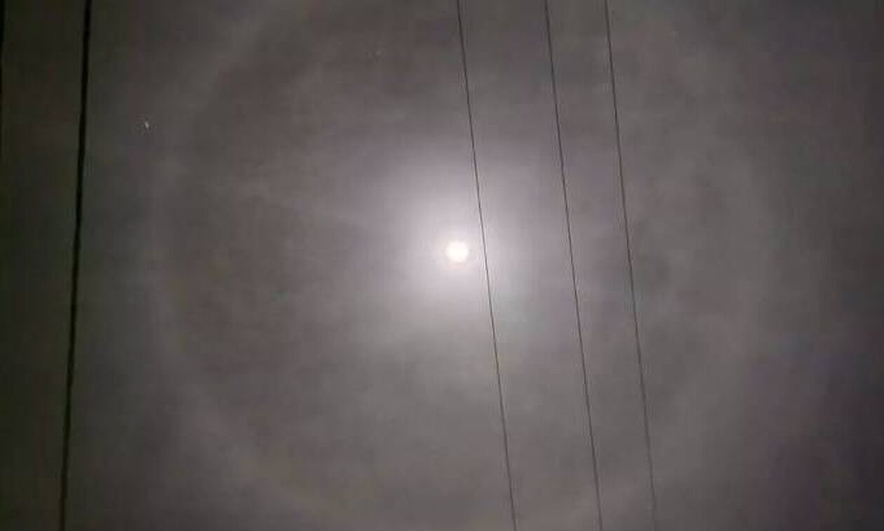 Κρήτη: Εντυπωσιακό «σεληνιακό φωτοστέφανο» στον νυχτερινό ουρανό – Φαινόμενο «halomoon»