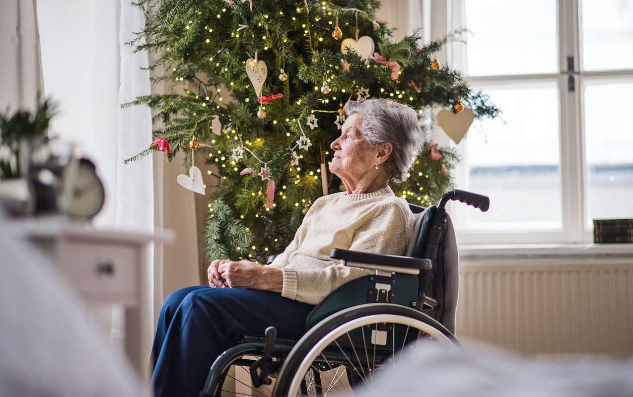 Χριστούγεννα: Πώς να στηρίξετε τους ηλικιωμένους αυτές τις γιορτές