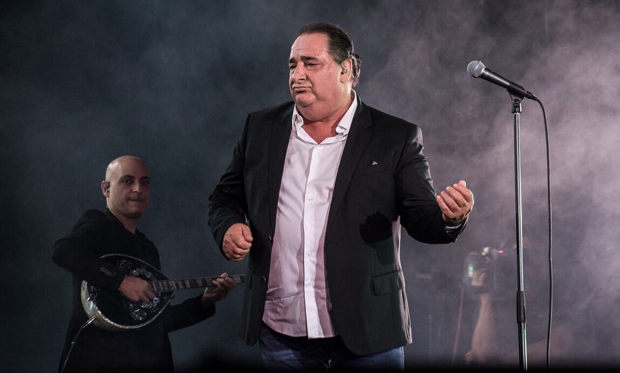 Βασίλης Καρράς: Η ιστορία πίσω από το «Άστη να λέει» με τους Πυξ Λαξ –  O όρος για να το πει