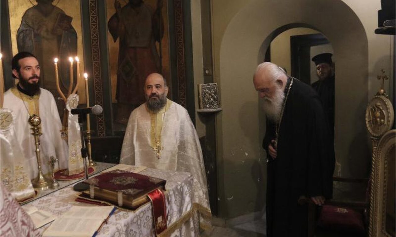 Με λαμπρότητα η Θεία Λειτουργία στο Αρχιεπισκοπικό Παρεκκλήσιο του Αγίου Ανδρέα