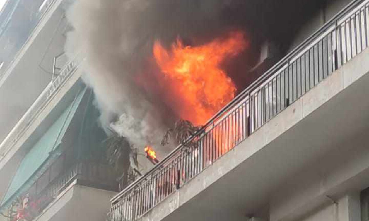 Συναγερμός στον Βύρωνα: Φωτιά σε διαμέρισμα – Δείτε φωτογραφίες