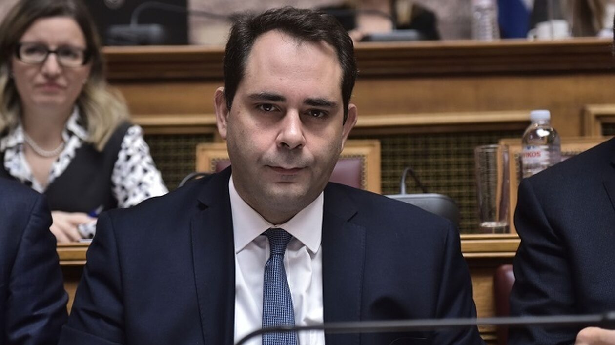 Θάνος Πετραλιάς για αναβάθμιση από τον Fitch: Γίναμε μια κανονική ευρωπαϊκή χώρα