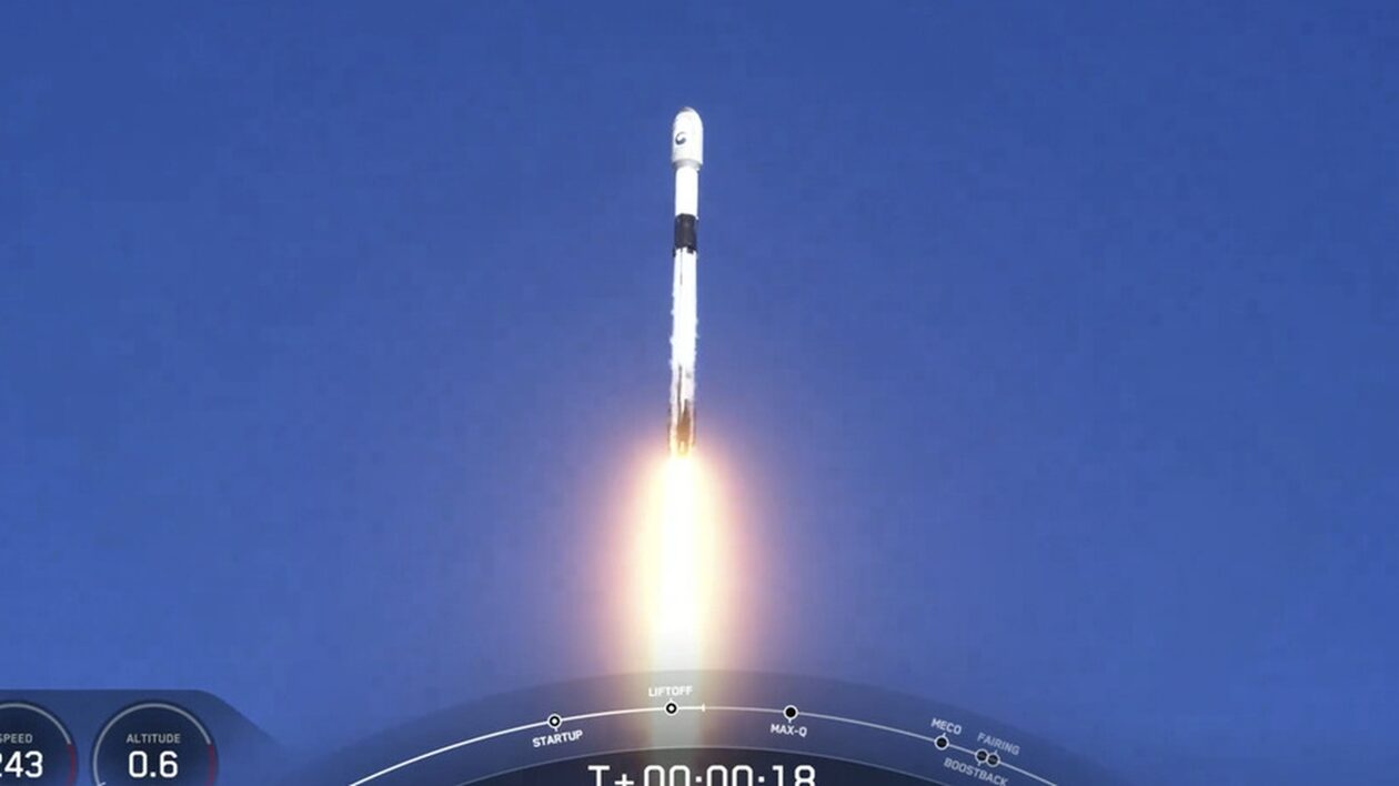 Η Νότια Κορέα έθεσε σε τροχιά τον πρώτο κατασκοπευτικό δορυφόρο της