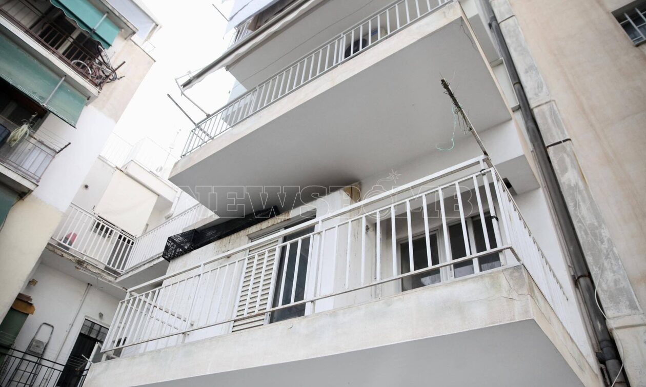 Νέος Κόσμος: «Την βρήκα να ζητάει βοήθεια» – Μαρτυρία για την πτώση της 35χρονης Κινέζας