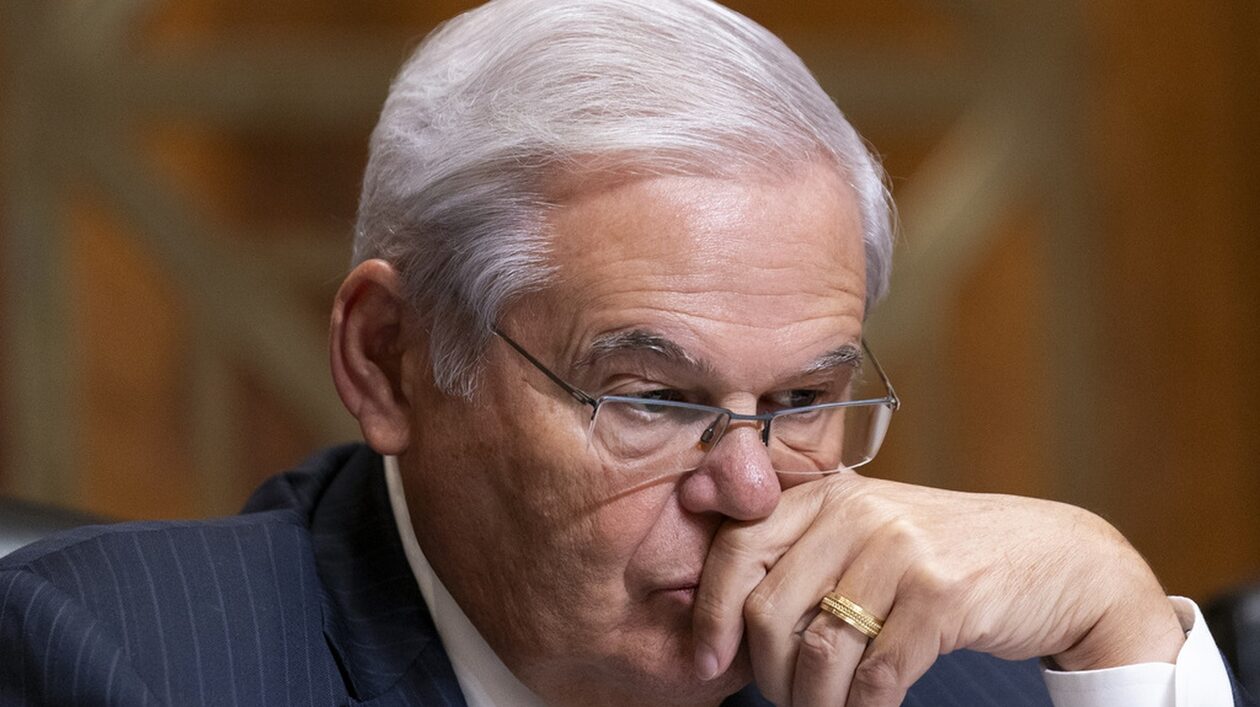 Υπόθεση Μενέντεζ: Από ληστεία προέρχονται οι ράβδοι χρυσού που βρέθηκαν στο σπίτι του γερουσιαστή