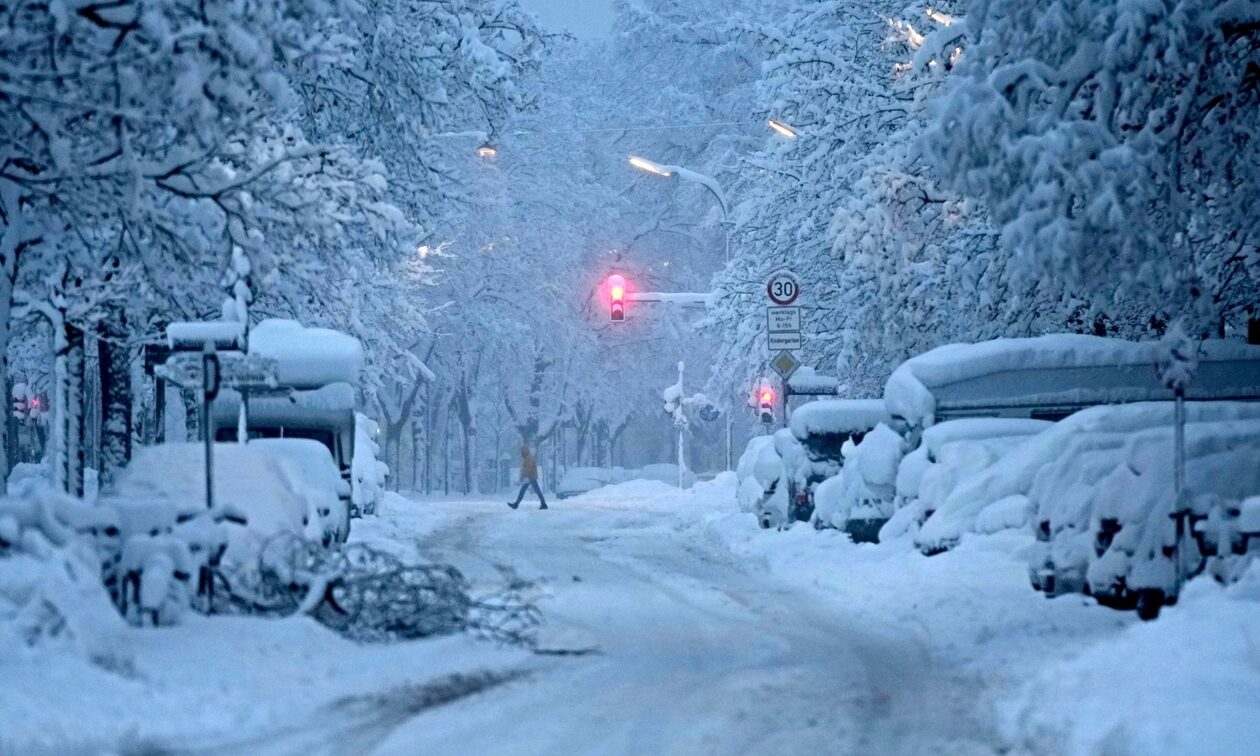 Στη δίνη του χιονιά η Γερμανία: Τέσσερις νεκροί από τη σφοδρή κακοκαιρία