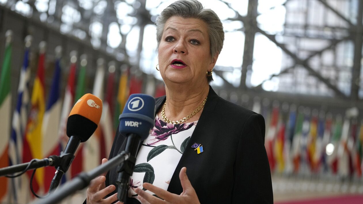 «Χριστουγεννιάτικος εφιάλτης» σε Ευρώπη και ΗΠΑ : Πρωτοφανής ο κίνδυνος τρομοκρατικών επιθέσεων