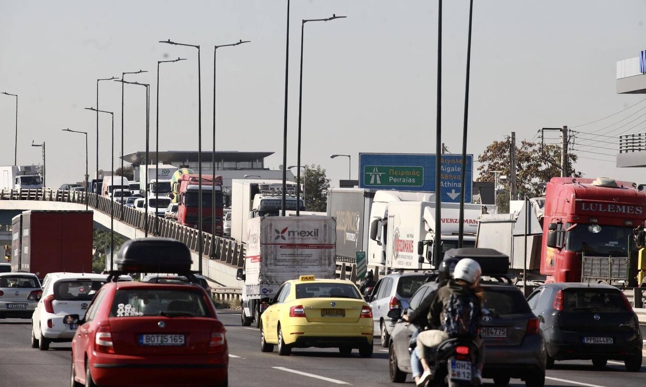 Κίνηση τώρα: Χάος στον Κηφισό – «Ουρές» χιλιομέτρων στην κάθοδο