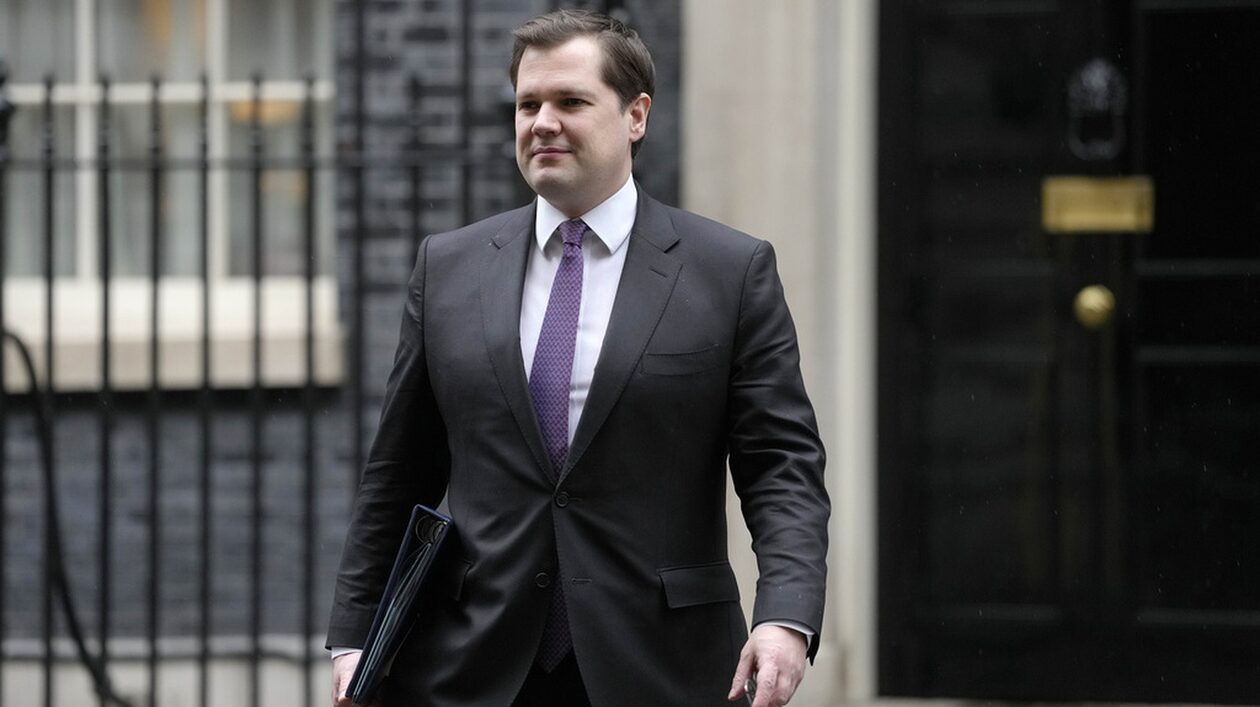 Βρετανία: Παραιτήθηκε ο υπουργός Μετανάστευσης Ρόμπερτ Τζένρικ