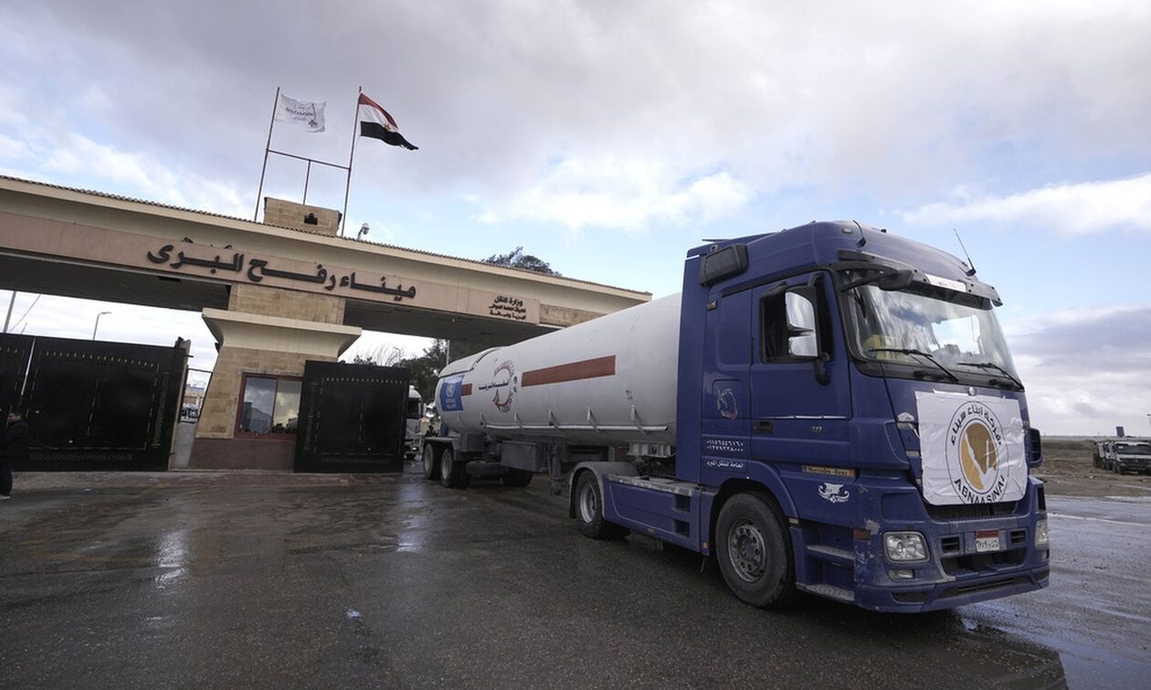 Το Ισραήλ εγκρίνει την ελάχιστη αύξηση της ποσότητας καυσίμων που εισέρχεται στη Γάζα