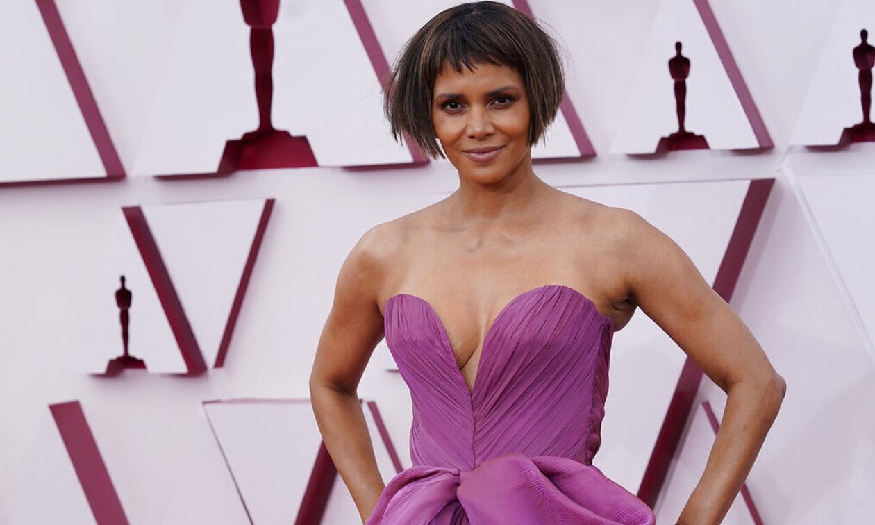 Xάλι Μπέρι: Η δύσκολη εμπειρία που την έφερε κοντά με την Αντζελίνα Τζολί