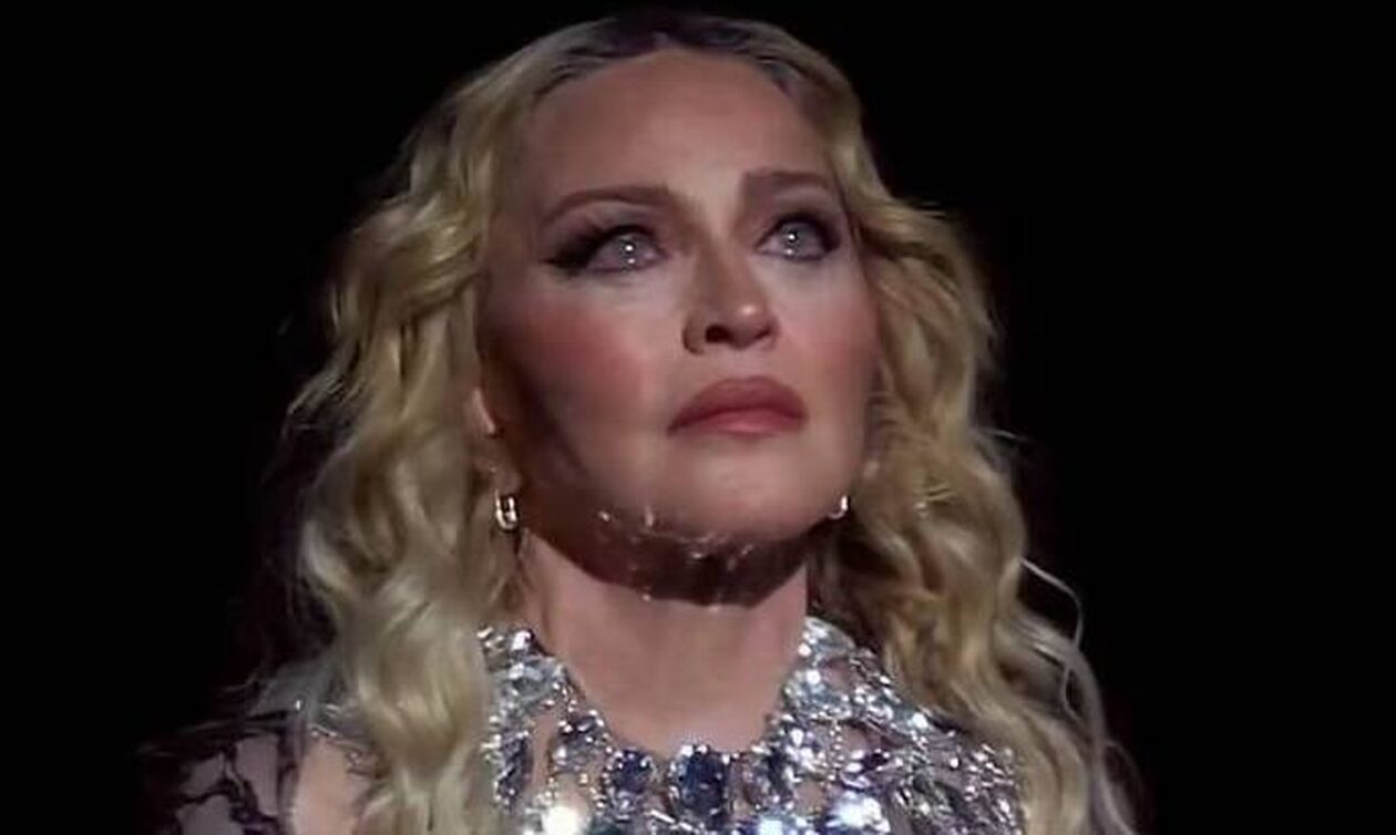 Μαντόνα: Τα δάκρυα επί σκηνής στο Άμστερνταμ – Γιατί συγκινήθηκε η «βασίλισσα της ποπ»