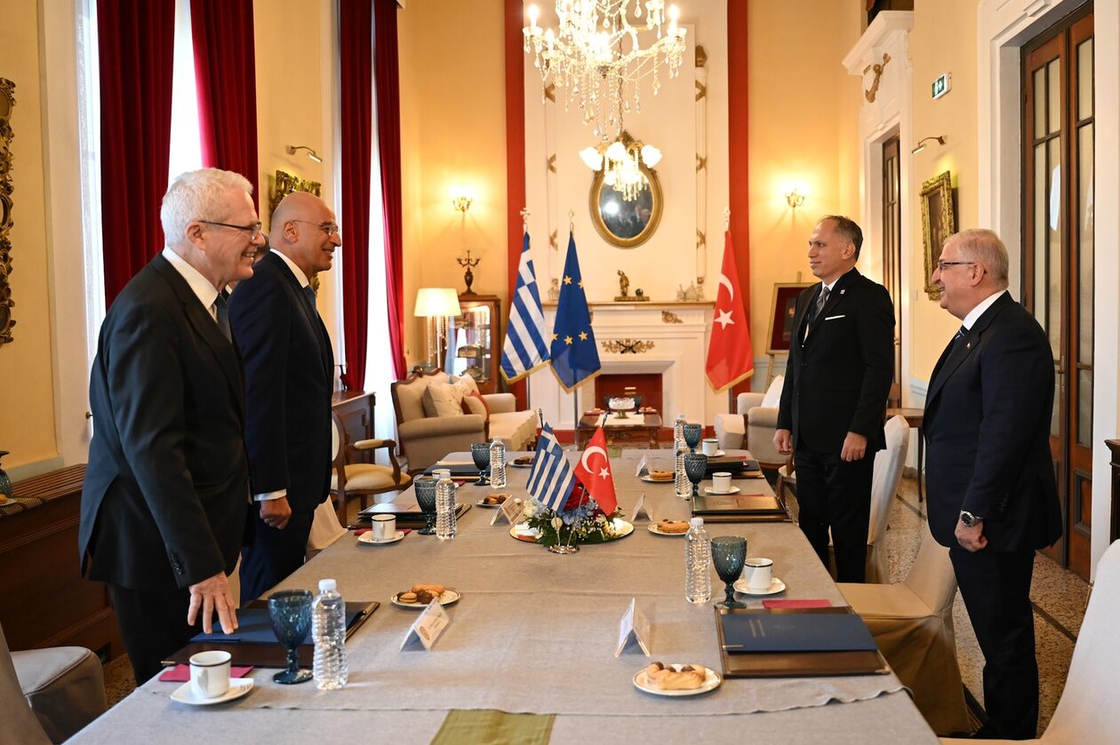 Συνάντηση του Νίκου Δένδια με τον ομόλογό του, Γιασάρ Γκιουλέρ