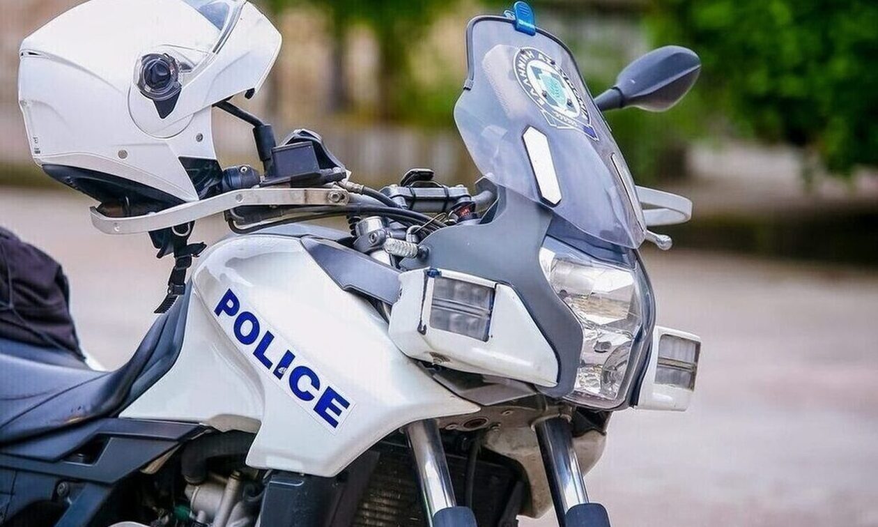 Πάτρα: Μητέρα εγκλωβίστηκε στο μπαλκόνι του σπιτιού της, ενώ μέσα έκλαιγε το 18 μηνών παιδί της