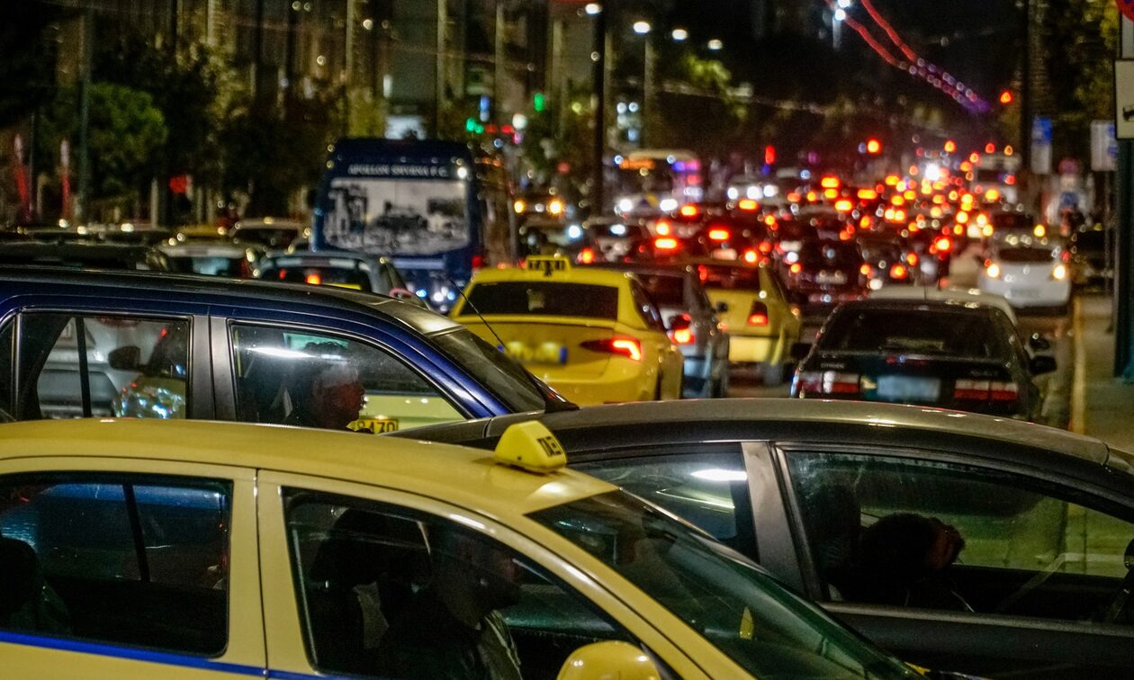 Κίνηση τώρα: Στο «κόκκινο» Κηφισίας, Πανόρμου και Μεσογείων – Καθυστερήσεις στον Κηφισό