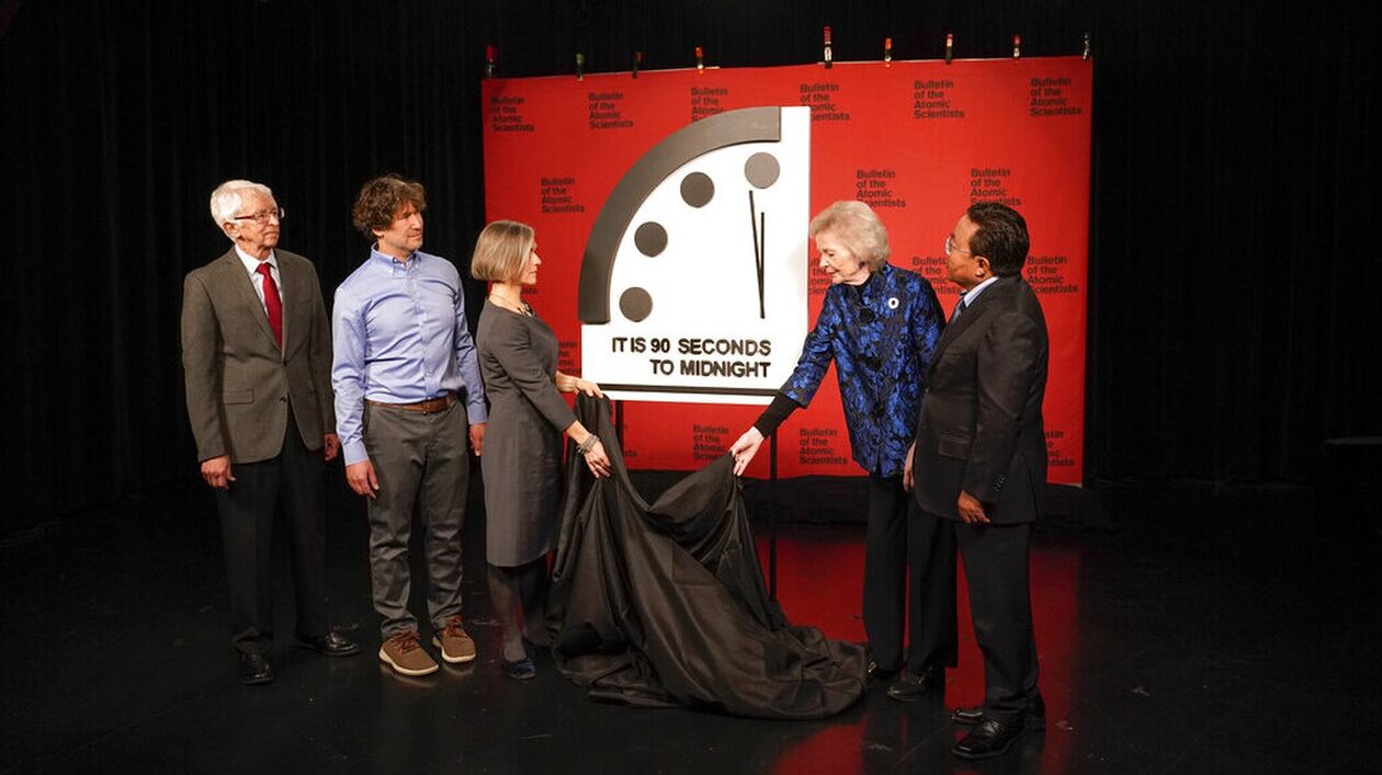 «Ρολόι της Αποκάλυψης»: Το 2024 η συντέλεια του κόσμου