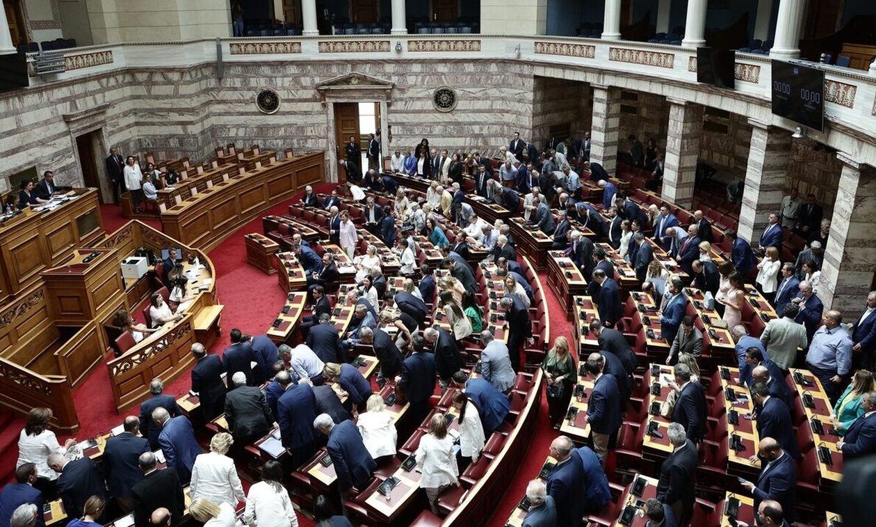Ψηφίστηκε το φορολογικό νομοσχέδιο – Αυτά είναι τα 10 SOS που πρέπει να γνωρίζετε