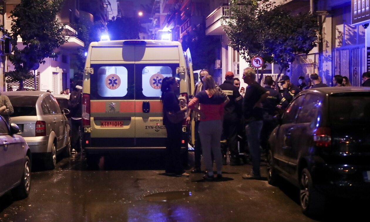 Φωτιά σε δώμα πολυκατοικίας στα Άνω Πατήσια – Μια γυναίκα εντοπίστηκε χωρίς τις αισθήσεις της