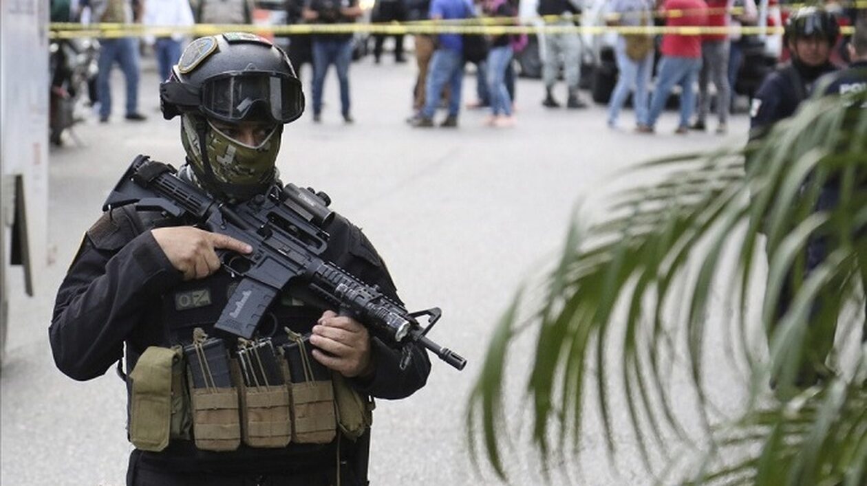 Χάος στο Μεξικό: Έντεκα νεκροί σε μάχη πολιτών και κακοποιών που προσπαθούσαν να τους εκβιάσουν