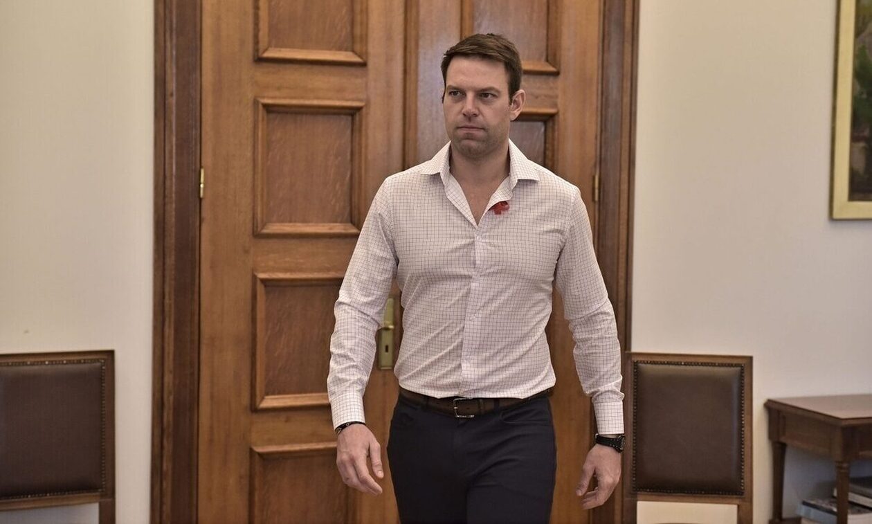 Στέφανος Κασσελάκης: Επισκέφτηκε τον τραυματία αστυνομικό στο Γενικό Κρατικό Νίκαιας