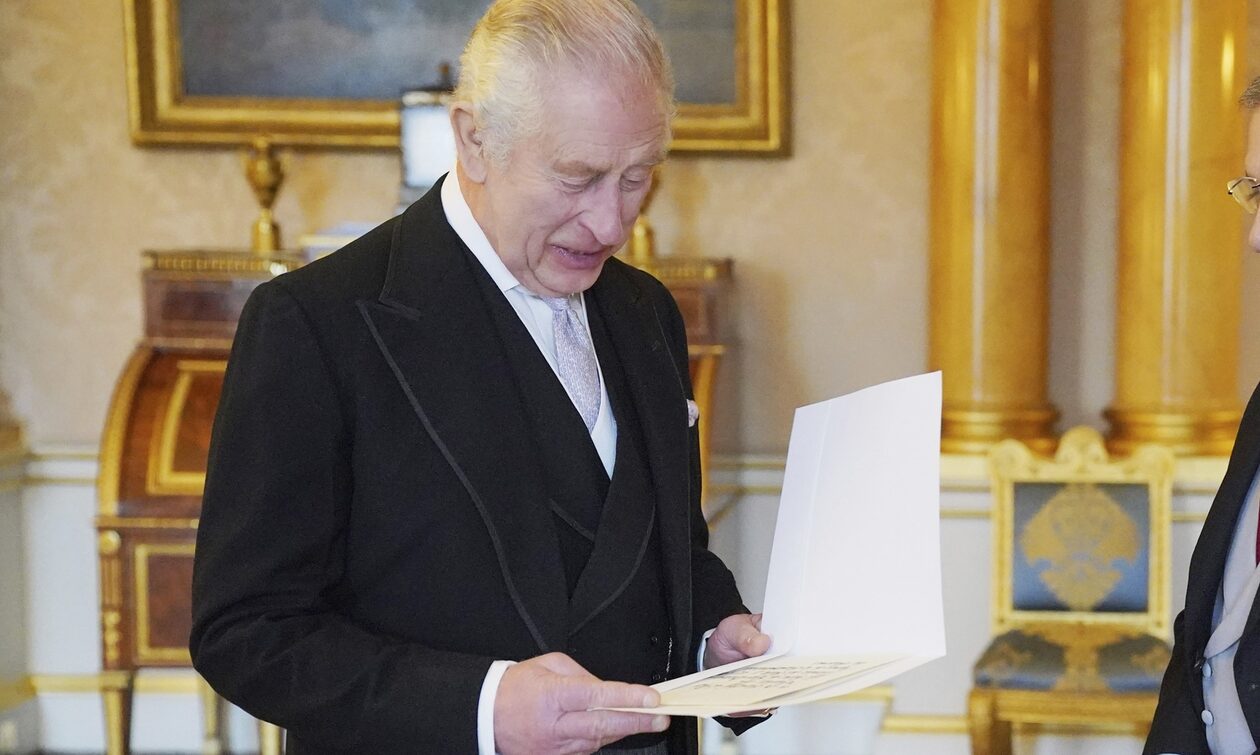 Η πρώτη χριστουγεννιάτικη κάρτα του Καρόλου – Η φωτογραφία έκπληξη