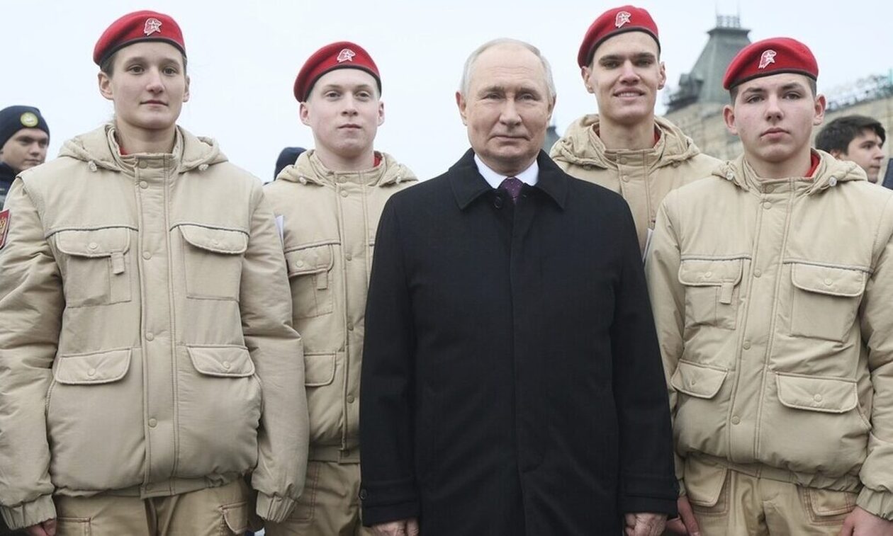 Πόλεμος στην Ουκρανία – Πούτιν: «Ηλίθιοι και νεοφασίστες» οι Ουκρανοί ηγέτες