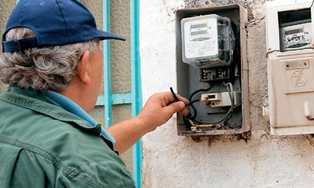 Τέλος οι έναντι λογαριασμοί ρεύματος – Από το 2024 οι μηνιαίες καταμετρήσεις