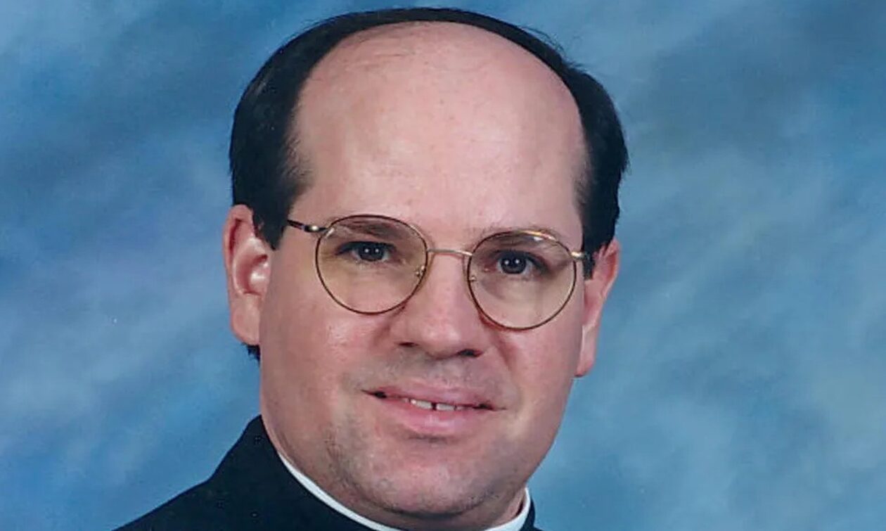 ΗΠΑ: Νεκρός καθολικός ιερέας στη Νεμπράσκα μετά από επίθεση μέσα σε εκκλησία