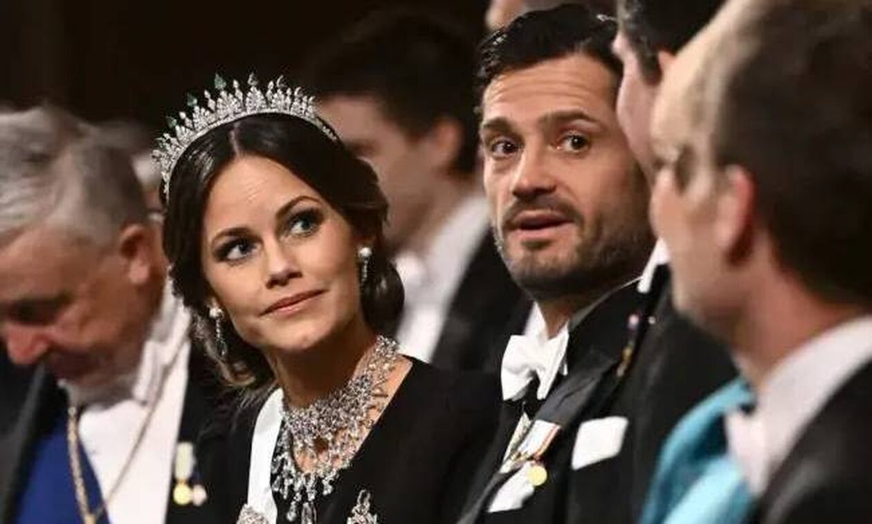 Η βασιλική οικογένεια της Σουηδίας στη λαμπερή τελετή της απονομής των βραβείων Νόμπελ