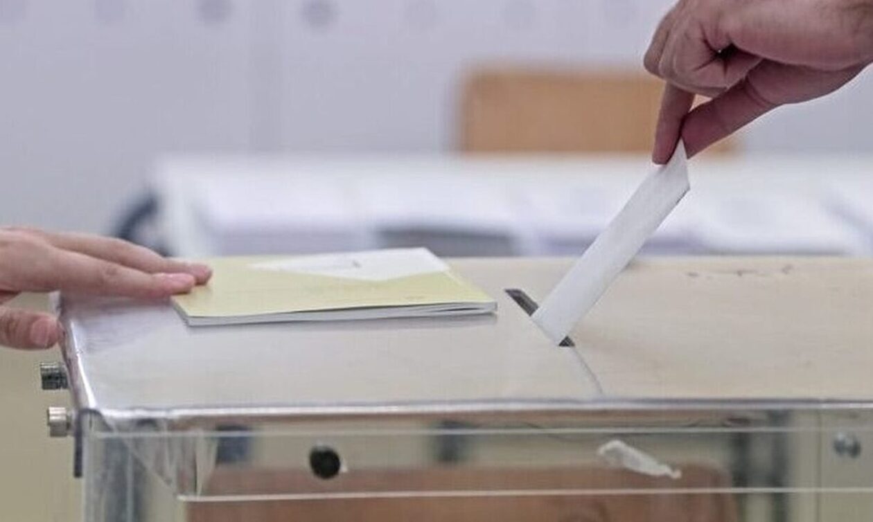 Έρευνα MRB: Με πάνω από 20% πρώτη η ΝΔ – Συνεχίζεται η πτωτική πορεία του ΣΥΡΙΖΑ