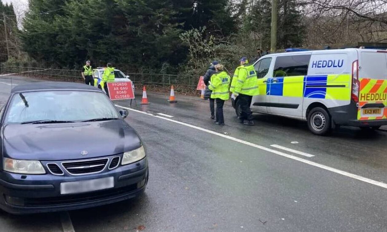 Τραγωδία στην Oυαλία: Τρεις έφηβοι νεκροί σε τροχαίο, μετά από σύγκρουση με λεωφορείο