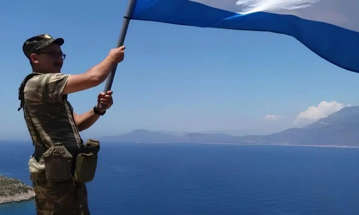 «Δεν αυτοκτόνησε»: Η οικογένεια του 22χρονου στρατιώτη Τσικνάκη ζητά να ανοίξει ξανά η υπόθεση