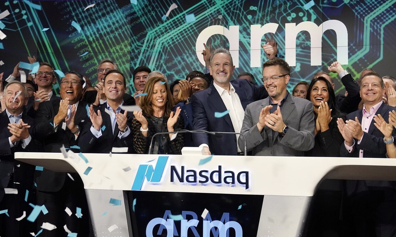 «Πάρτι» στη Wall Street μετά το «σήμα» της Fed για ενδεχόμενες μειώσεις των επιτοκίων το 2024