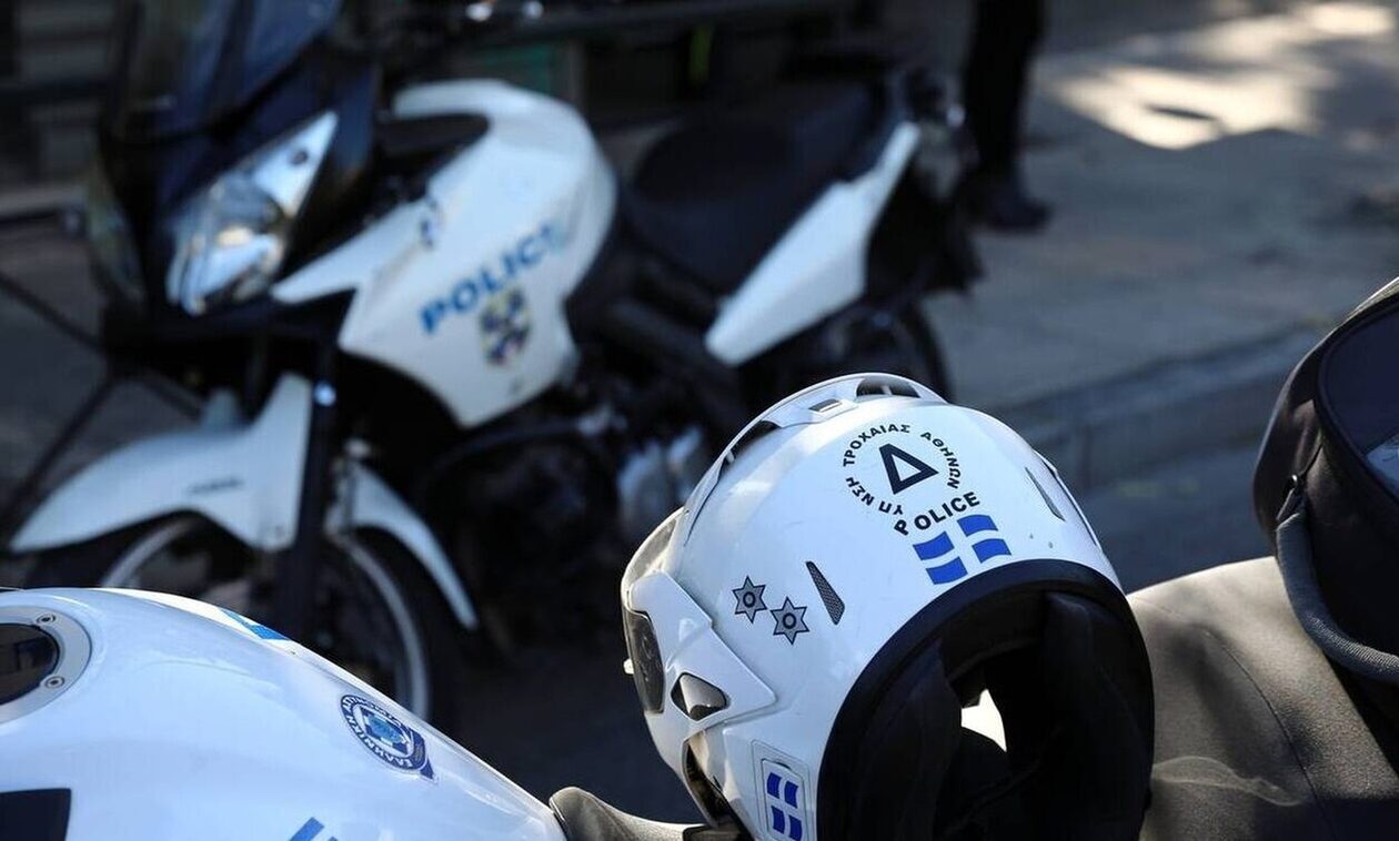Βαν παρέσυρε και εγκατέλειψε αστυνομικούς στο Ολυμπιακό Χωριό