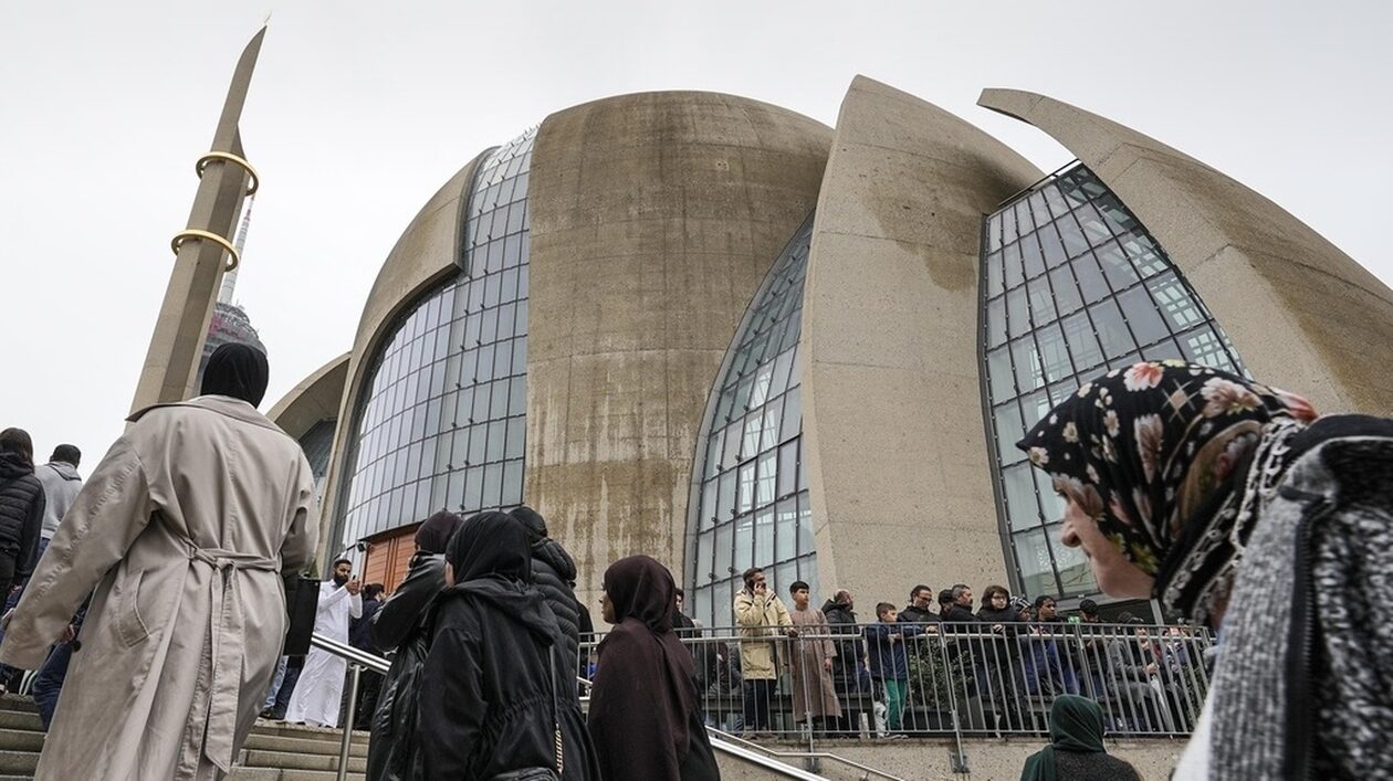 Στην Γερμανία θα γίνεται η εκπαίδευση των ιμάμηδων που εργάζονται στα τζαμιά της χώρας