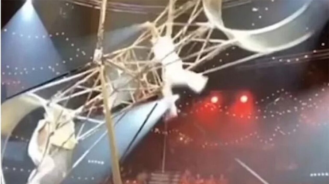 Δραματική πτώση ακροβάτη από «τροχό του θανάτου» κατά τη διάρκεια παράστασης