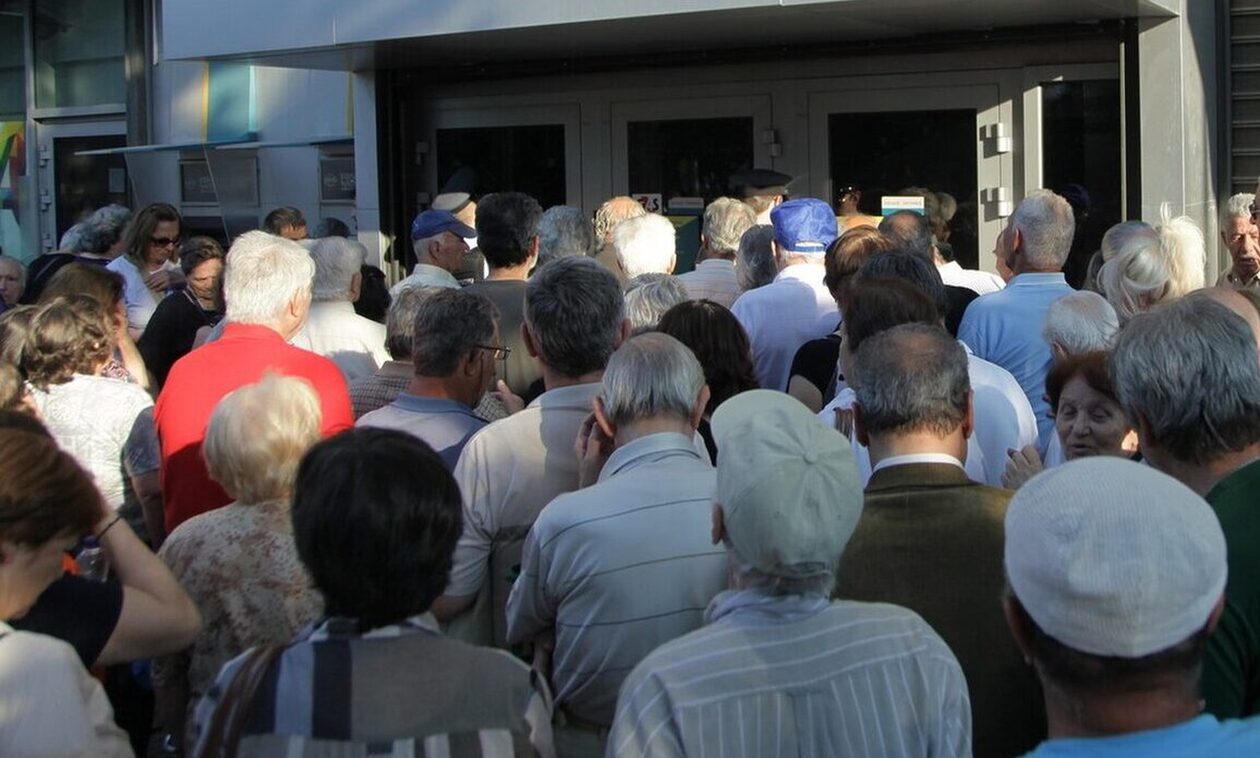 Νωρίτερα οι πληρωμές των συντάξεων – Αυτές είναι οι ημερομηνίες