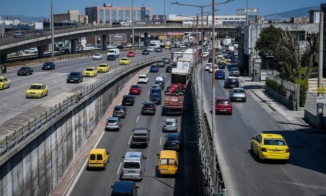 Κίνηση τώρα: «Κόλαση» Κηφισός και Αττική Οδός – Ποιοι δρόμοι είναι στο «κόκκινο»