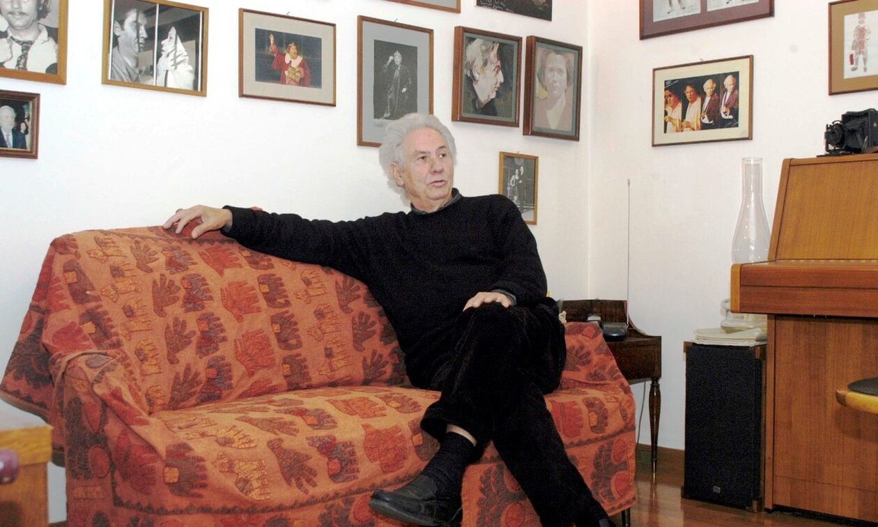 Γιώργος Μιχαλακόπουλος: Ο συμμαθητής Ξαρχάκος, η ηθοποιός ανιψιά και η κουμπαριά με την Βουγιουκλάκη